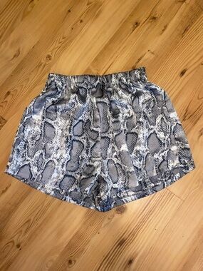SHEIN Gray Snake-Print Silky Shorts with Belt Loops